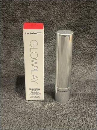 Actual product image Mac Knives Glow Play Tendertalk Lip Balm Banter (Lip balm, 3.14 ml)