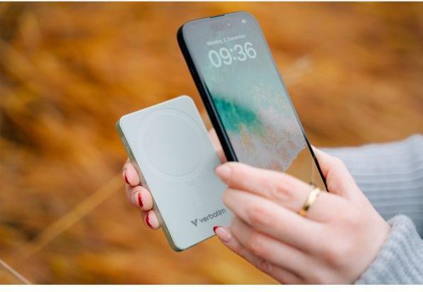 Produktbild Verbatim Charge 'n' Go Essentials Power Bank Magnetic Wireless 10000mAh Green (10000 mAh, 35 W, 37 Wh)