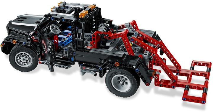 Actual product image LEGO Pick up tow truck (9395, LEGO Technic)