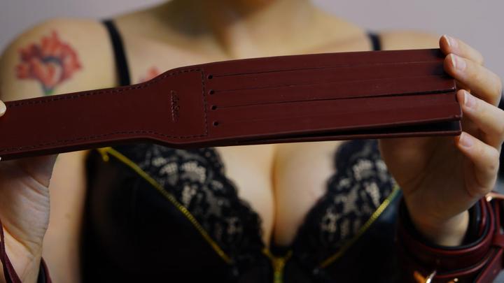 Produktbild Liebe Seele Geteiltes Leder-Tawse-Paddel