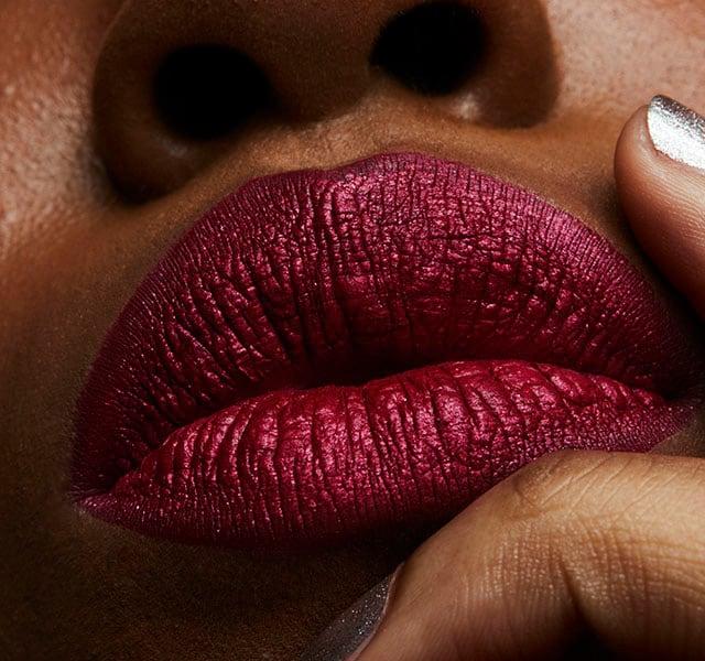 Produktbild MAC Cosmetics Retro Matte Liquid Lipcolour (Love Weapon)