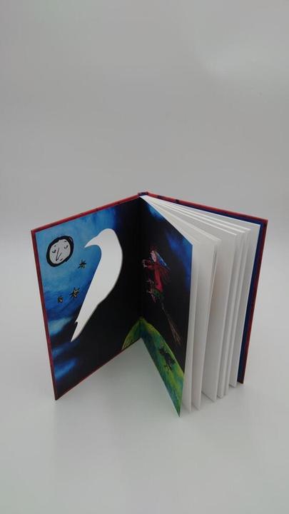 Actual product image Die kleine Hexe (German, Mathias Weber, Otfried Preussler, 2023)