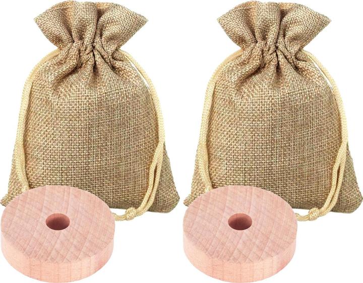 Produktbild Reinex Kleidermottenschutz-Set aus 4 Lavendelsäckchen & 4 Zedernholzringen