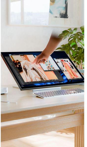 Actual product image Alogic Clarity 6K Touch 32C6KPDTF (6016 x 3384 pixels, 32")