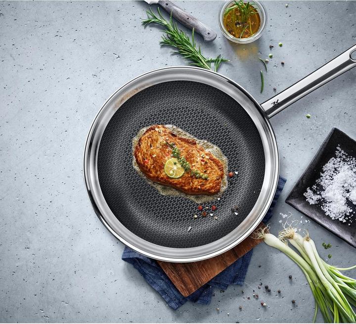 Image du produit WMF Servier-Schmorpfanne Edelstahlpfanne 28cm Profi Resist Induktion beschichtet (28 cm, Poêle à frire, Acier inoxydable)