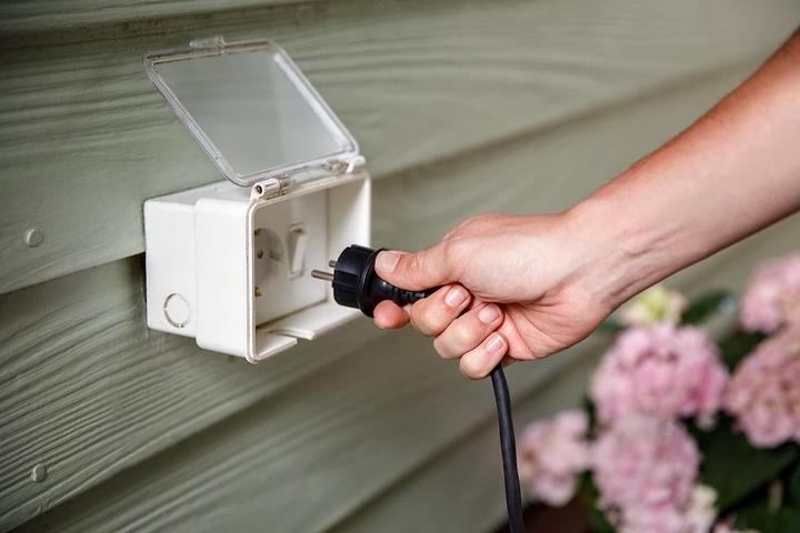 Produktbild Philips Hue Hue Lily Basic Set (DE Stecker) (640 lm, IP65)