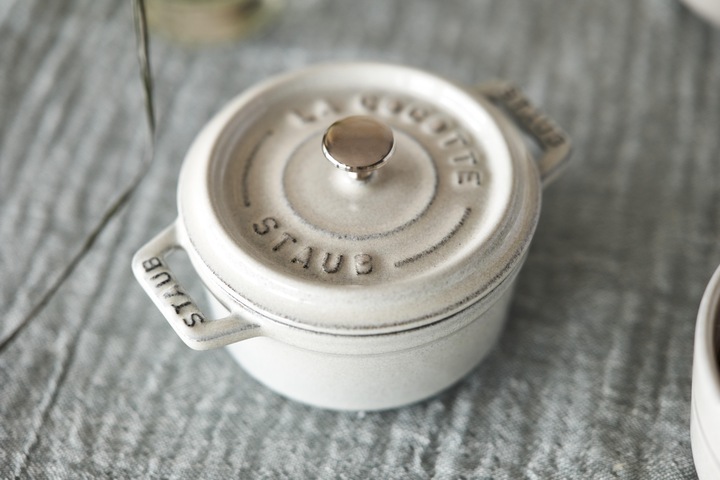 Actual product image Staub Round Cocotte (26 cm, Casserole + Stewpot, Cast iron)