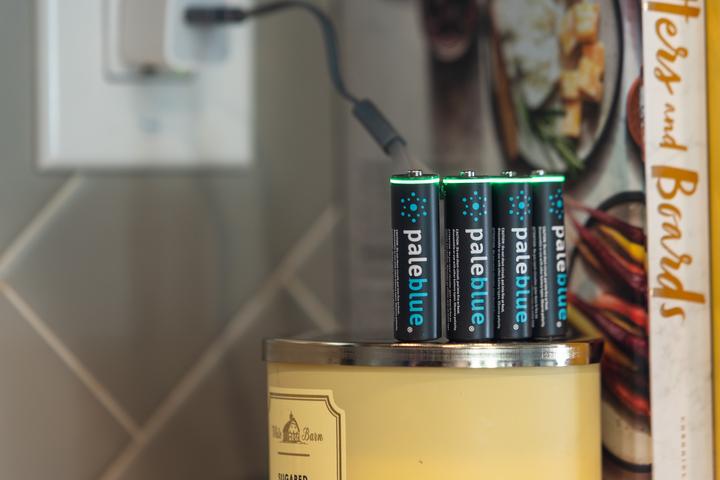 Image du produit Pale Blue AAA USB-C (4 pcs, AAA, 600 mAh)