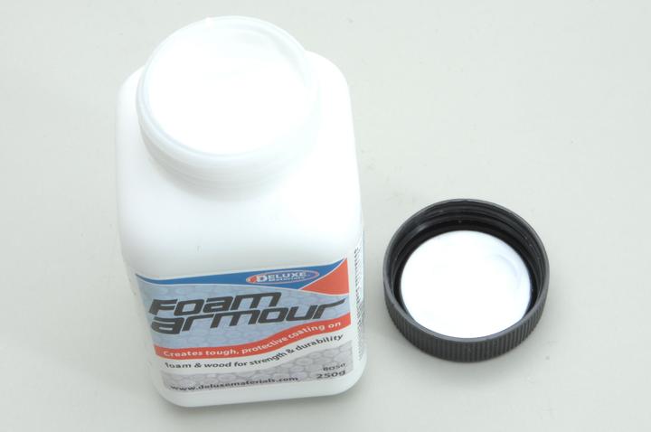Image du produit Deluxe Materials Mousse Armour 250g (280 g, 250 ml)