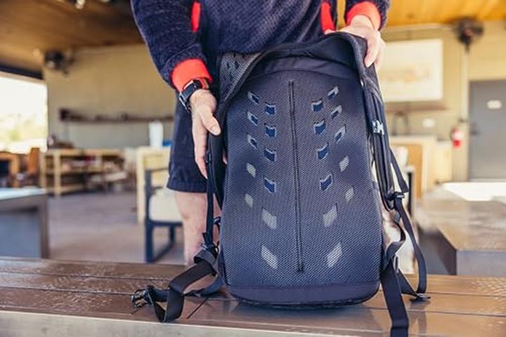 Actual product image Gregory Nano 28 (28 l)