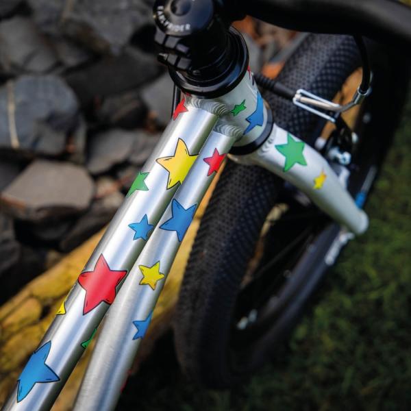 Image du produit Farbviereck Étoiles multicolores motifs autocollants / stickers (31 Autocollants)