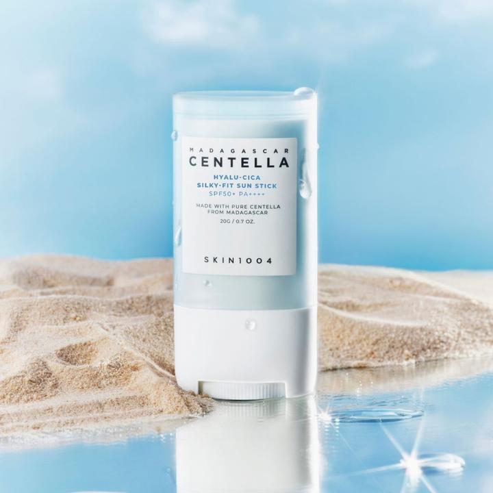 Produktbild Skin1004 Madagascar Centella Hyalu-Cica Silky-Fit Sun Stick (Sonnenstick, SPF 50+, 20 ml, 20 g)