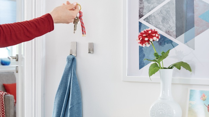Actual product image tesa Metal hook SMALL