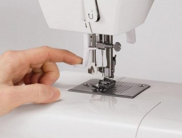 Actual product image Singer Sewing Machine 2282 Tradition Number of stitches 32, Number of buttonholes 1, Baltas
