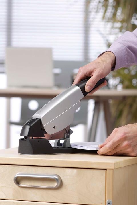 Produktbild Rexel Heftgerät Apollo Heavy Duty, 200 Blatt, Einlegetiefe: bis 65 mm, schwarz/chrom (200 Blätter)