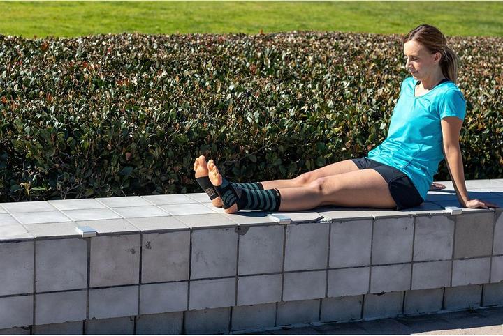 Actual product image Injinji Ultra Run Crew Socks (M/L)