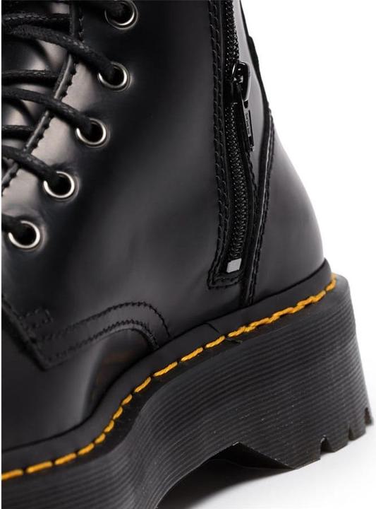 Actual product image Dr. Martens Boots (38)
