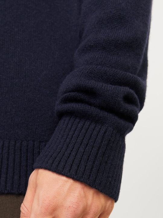 Produktbild Jack & Jones Einfarbig Strickpullover mit Rundhals Strickpullover mit Rundhals (XL)