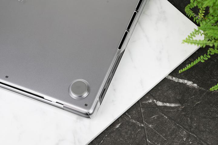 Actual product image Moshi iGlaze Hardshell Case - Obudowa MacBook Air 13.6" M2 (2022) (Stealth Black)" (13.60", Apple)