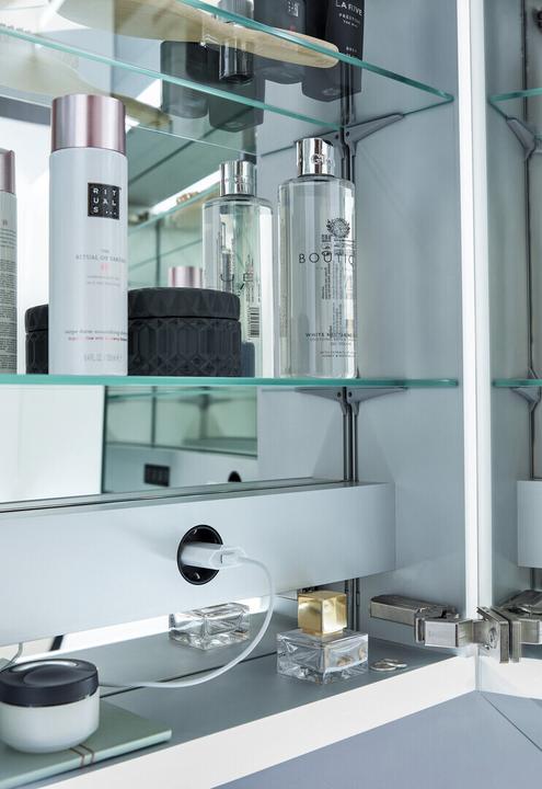 Produktbild Emco asis evo Lichtspiegelschrank, Unterputzmodell, 3 Türen, 1600 mm