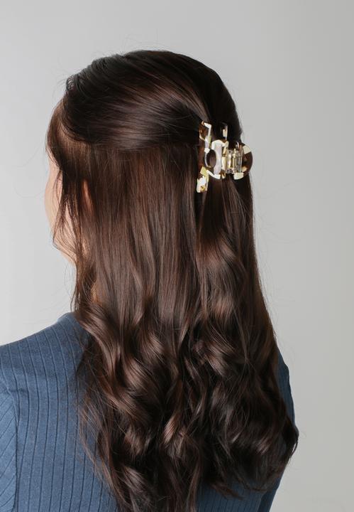 Produktbild Trisa Fashion Acrylklemme Braun 2 Stk. (2 Stk.)