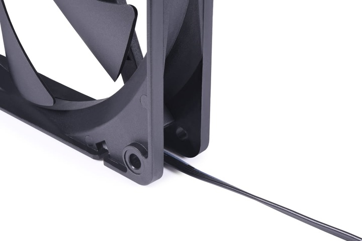 Produktbild Alphacool Core 140mm Lüfter PWM 3200rpm (140x140x25mm) (140 mm, 1 x)