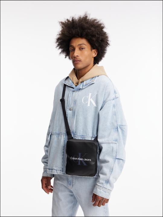 Immagine prodotto Calvin Klein Jeans Uomo Monogram Soft Reporter18 Crossover, Nero, Taglia unica (Taglia unica)