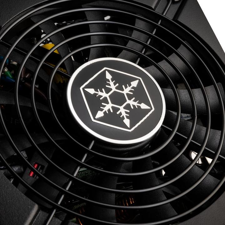 Produktbild Silverstone SX700-LPT (700 W)