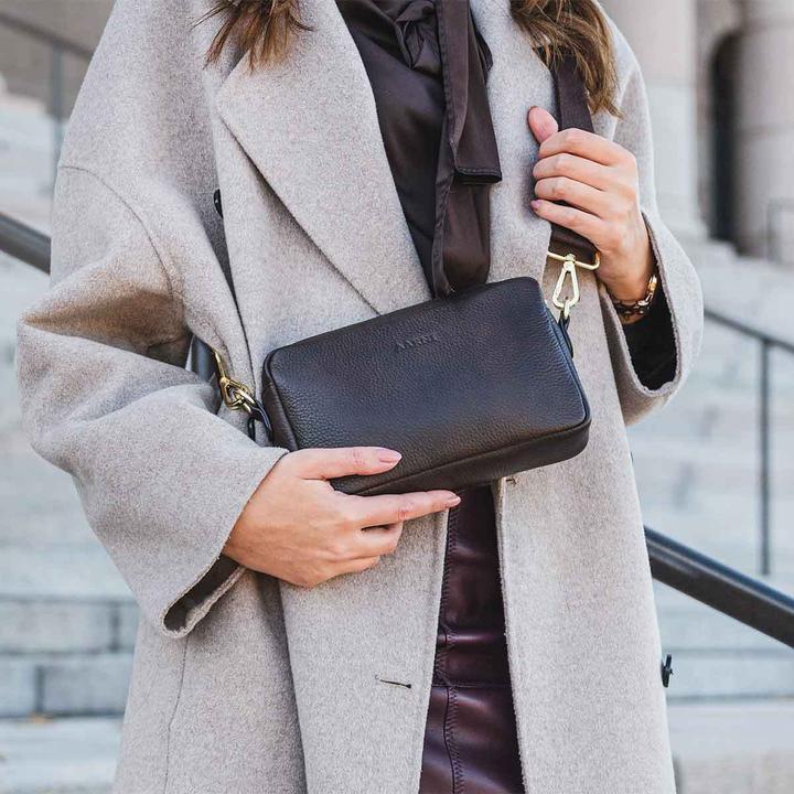 Produktbild Aarni Crossbody Bag -olkalaukku, musta, kultainen vetoketju