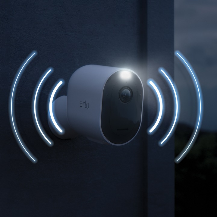 Produktbild Arlo Pro 4 Spotlight Kamera, 1er Set weiss (2688 x 1520 Pixel)