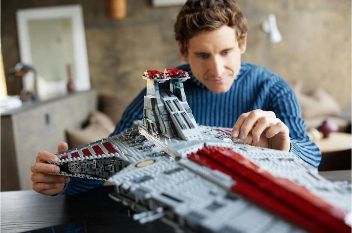Productafbeelding LEGO Star Wars UCS Venator-klasse Republikeinse Aanvalskruiser (75367, LEGO Star Wars, LEGO Zeldzame Sets)