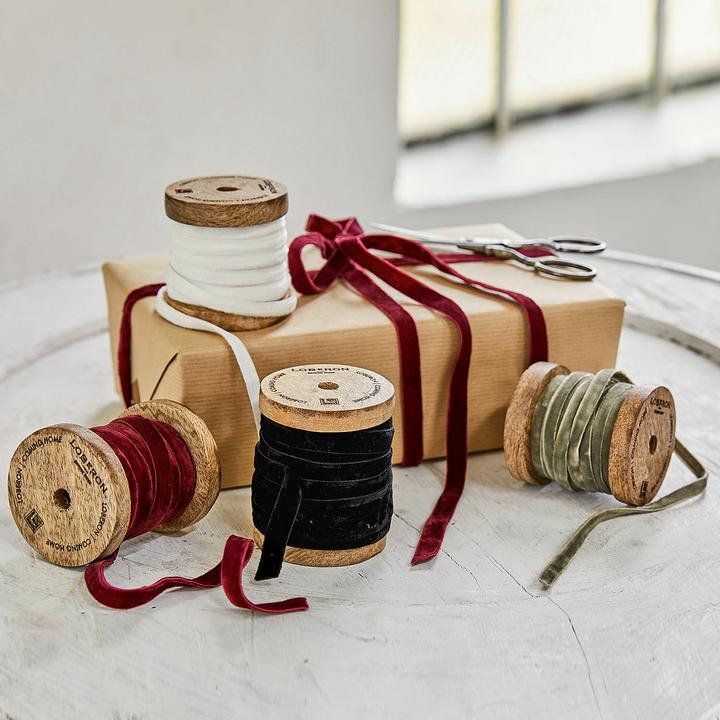 Immagine prodotto Loberon Set di 4 nastri in velluto colorati Hilary (Nastro da regalo, 4 x)