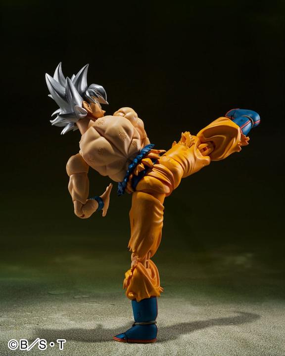 Immagine prodotto Bandai Dragon Ball S.H. Figuarts Son Goku Ultra Instinct Toyotarou Edition)