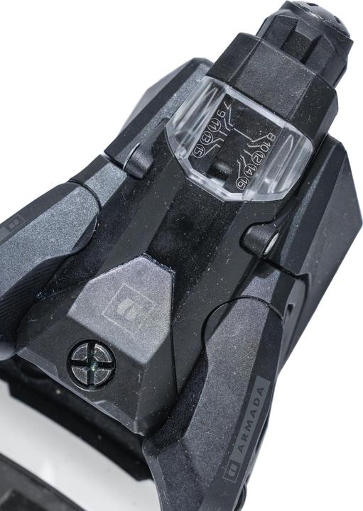 Actual product image Armada Strive 16 Mn 2025