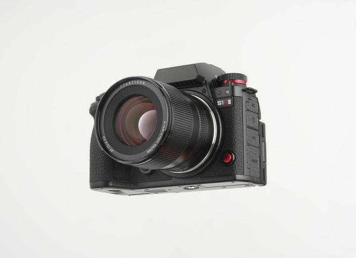 Produktbild TTArtisan AF 75mm f/2.0 Pana/Leica/Sigma L-Mount (Full Frame) (GTTAF7520-B-L) (L-Mount, Vollformat)