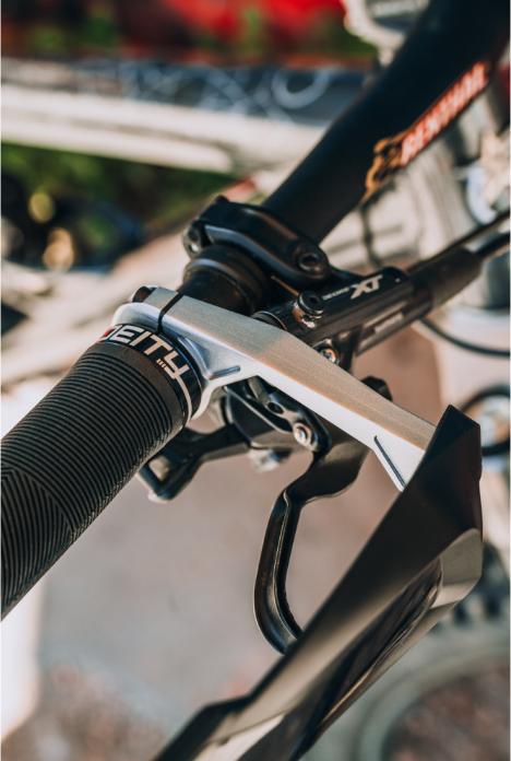 Immagine prodotto Sendhit Nock Handguards V3, schwarz mit silberner Halterung