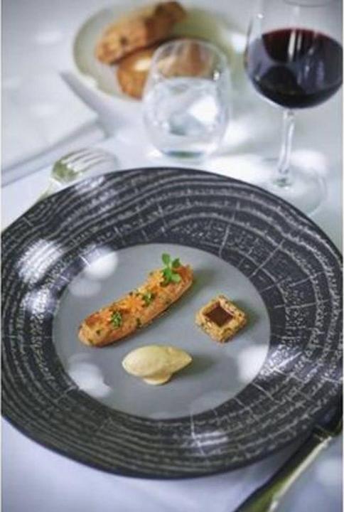 Actual product image Revol Presentation plate round, H: 3.4 cm, Ø 31 cm, liquorice (1 x, 31 cm)