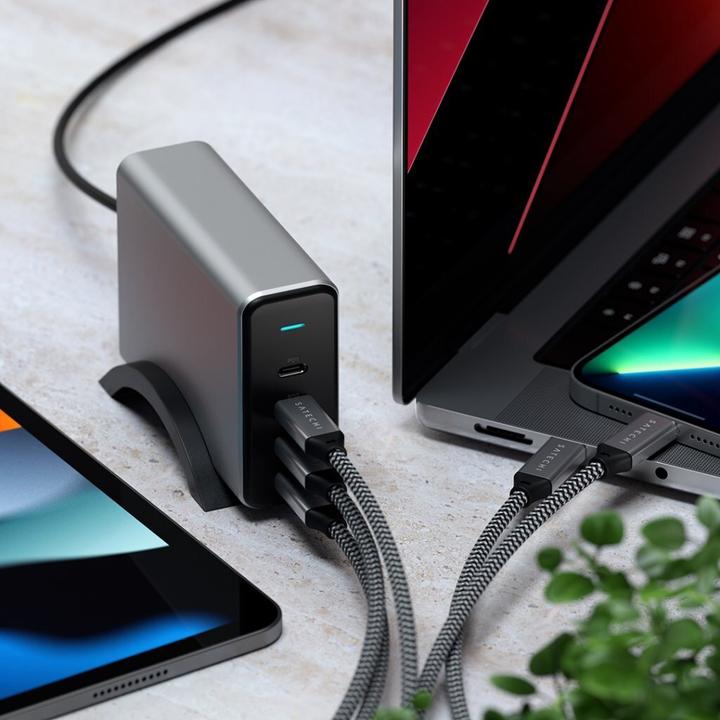 Actual product image Satechi 4-Port GaN Charger (165 W, 4 ports)