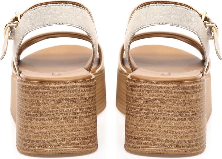 Image du produit Inuovo Cette sandale compensée confortable et tendance vous procurera un réel plaisir. En particulier, la (42)