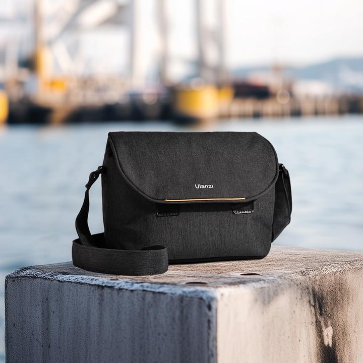Actual product image Ulanzi Lightweight Shoulder Bag(black)