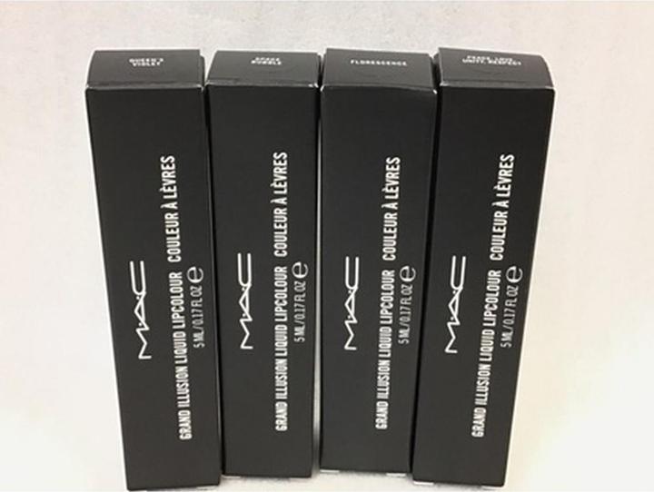 Image du produit MAC Cosmetics Grand Illusion Glossy Liquid Lipcolour (Bulle spatiale)