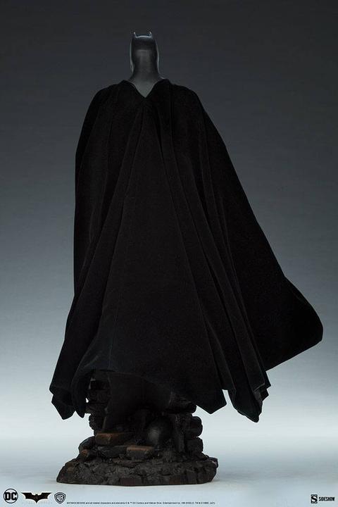Actual product image Sideshow Batman Begins statuette Premium Format Batman 65 cm