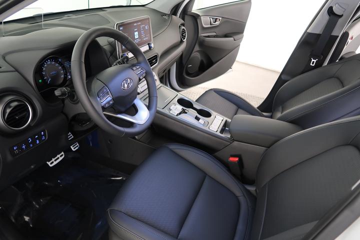 Hyundai Kona EV Diamond Plus 64 kWh (Electric, 204 PS)