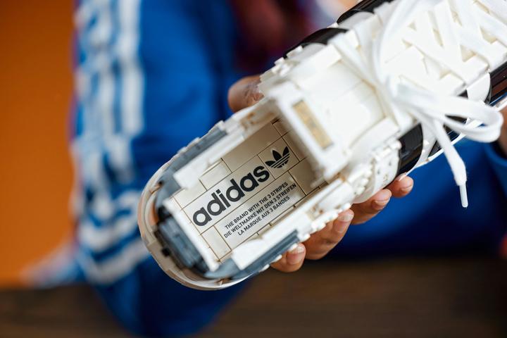 Produktbild LEGO Adidas Originals Superstar (10282, LEGO Icons)