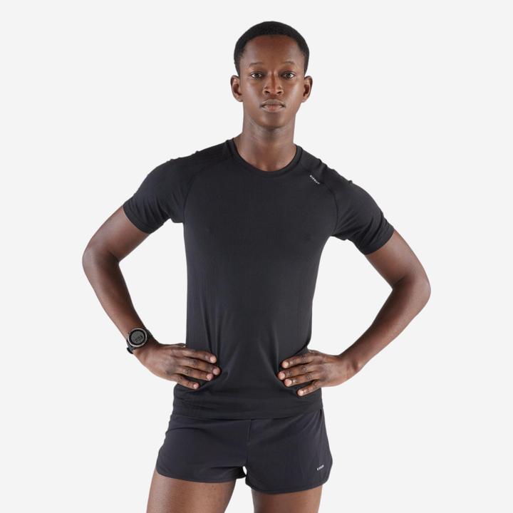 Produktbild Kiprun Laufshirt kurzarm - 500 Komfort Slim schwarz (L)