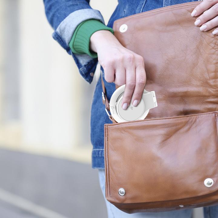 Actual product image j5Create QI2 3-IN-1 MAGNETIC FOLDABLE (15 W)