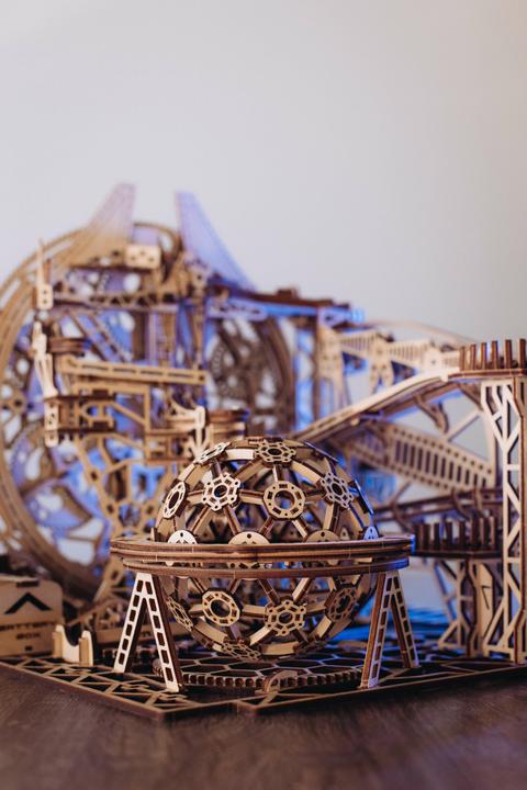 Image du produit Wood Trick Circuit de billes Galaxy - Kit de construction en bois 3D