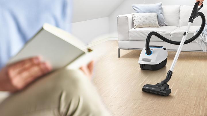 Actual product image Bosch Hausgeräte Series 6 BGB6SIL1