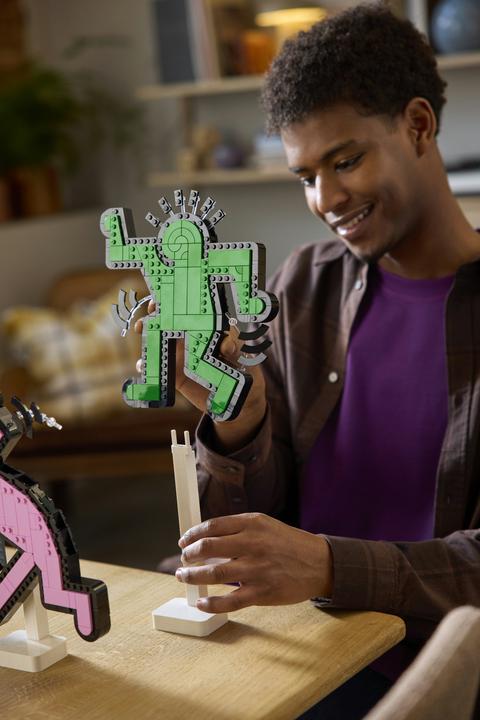 Actual product image LEGO Keith Haring - Dancing figures (LEGO Art)