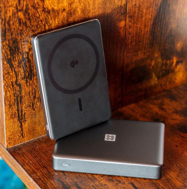 Actual product image XtremeMac XWH-PBQ10-SG Powerbank (10000 mAh)